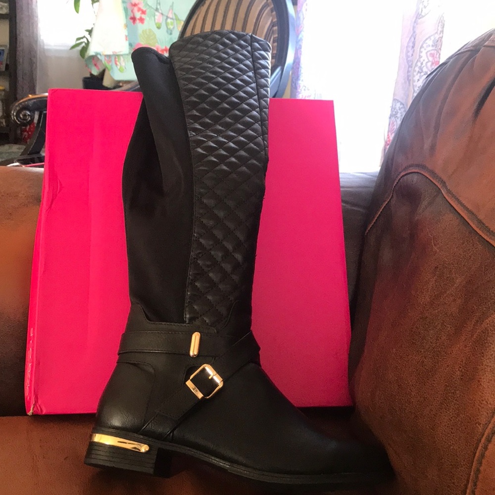 Annabeth black boots